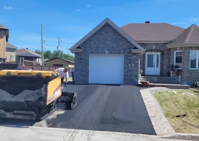 Service de pavage et asphalte résidentiel et de pavé uni à Boisbriand, Montréal, Laval, Rive-Nord, Laurentides et dans Lanaudière ou ses environs / Pavage Boisbriand