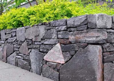 Service d’installateur de pavé uni et de muret en pierre naturelle à Boisbriand, Montréal, Laval, Rive-Nord, Laurentides et dans Lanaudière ou ses environs / Pavage Boisbriand