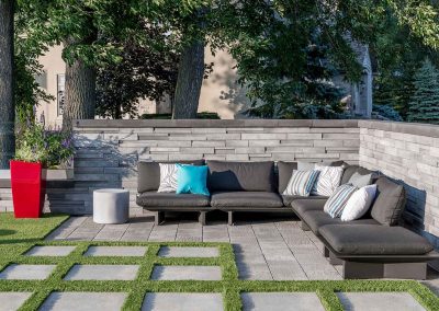 Service d'aménagement paysager, muret de pierre et pavé-uni à Longueuil, Montréal, Laval, Terrebonne, Repentigny, Rive-Nord, Rive-Sud, Laurentides et Lanaudière - Pavage Boisbriand